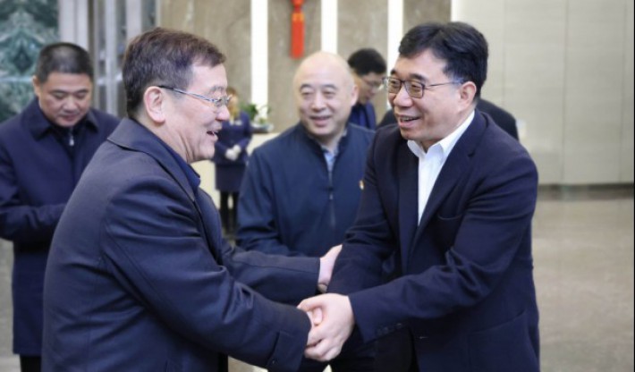 中央统战部副部长，，，，，，全国工商联党组书记、常务副主席徐乐江