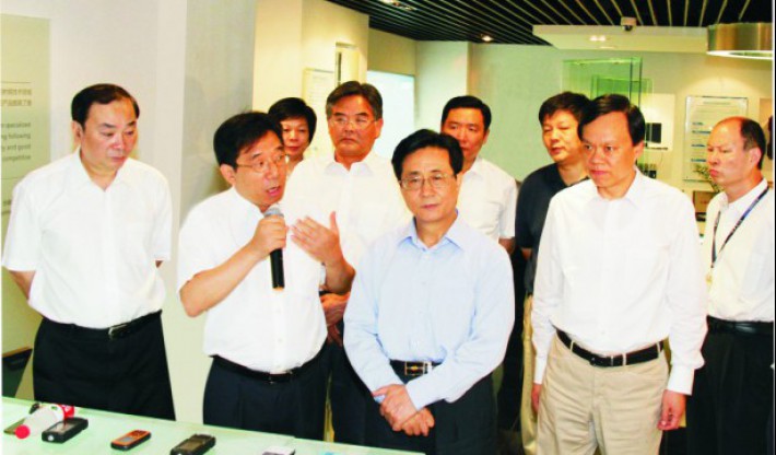 曾任中央书记处书记赵洪祝（时任浙江省委书记）；；；；；；；；中央政治局委员黄坤明（时任杭州市委书记）